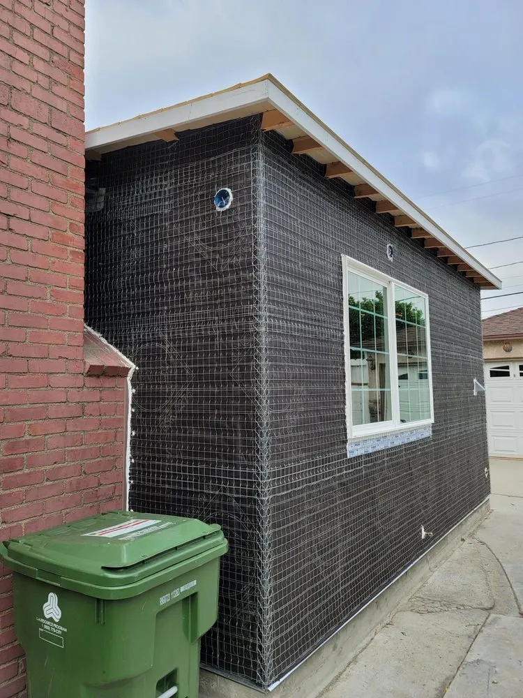 Top-rated yard cleanup service experts serving San Fernando Valley, CA - EC Renewables