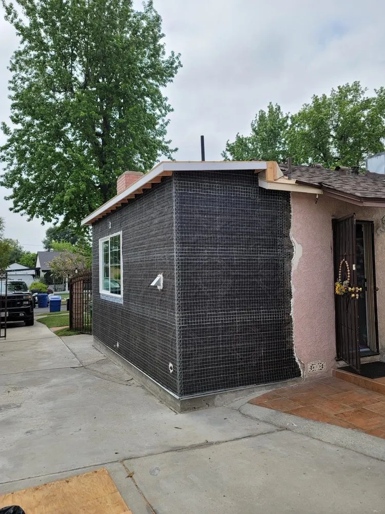 Professional garden landscaping for beautiful yards in San Fernando Valley, CA by EC Renewables