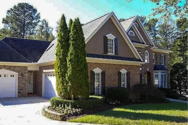 Local lawn mowing service experts serving Raleigh, NC - ECM Landscaping and Lawn Care