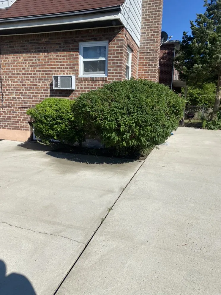 Expert lawn care service experts serving Philadelphia, PA - Eco Cleaning Solutions
