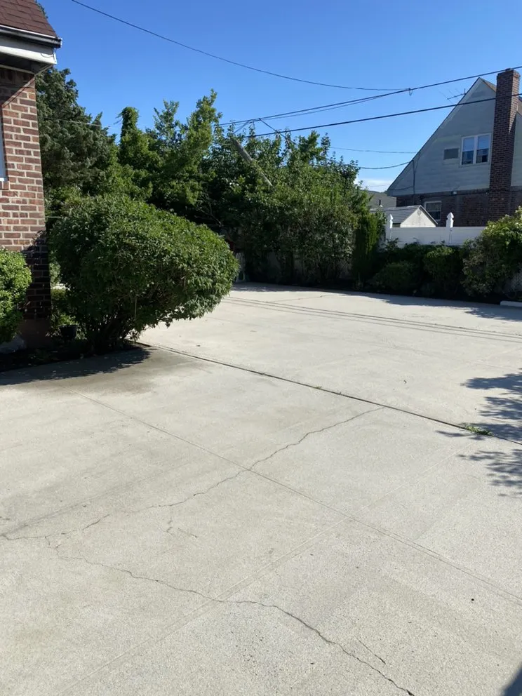 Custom lawn mowing service near you in Philadelphia, PA by Eco Cleaning Solutions