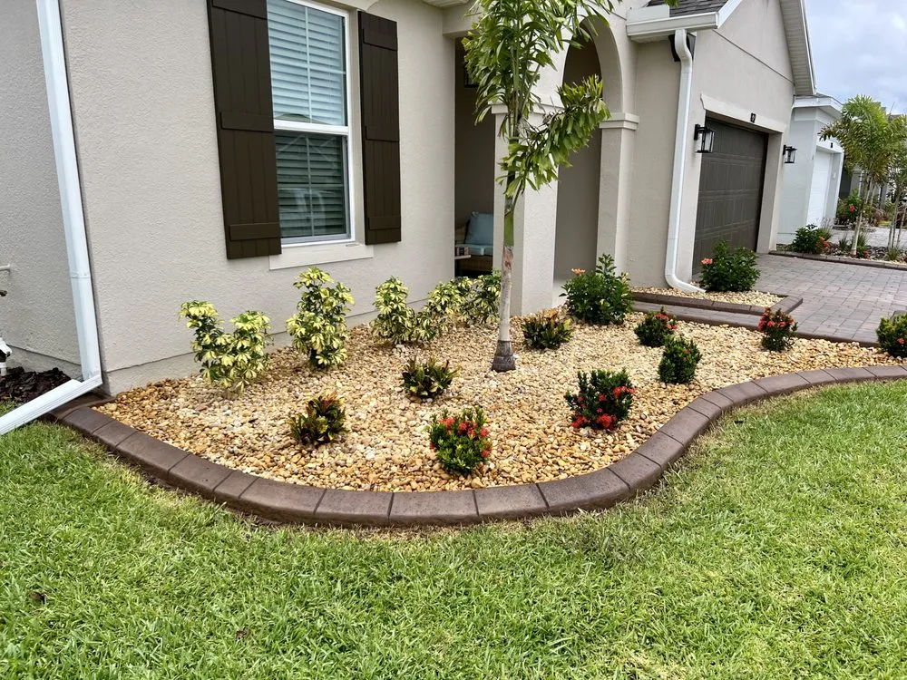 Professional outdoor landscaping experts serving Orlando, FL - Eco Curbs