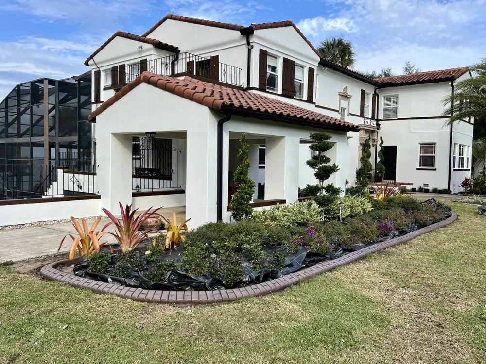 Local outdoor landscaping experts serving Orlando, FL - Eco Curbs