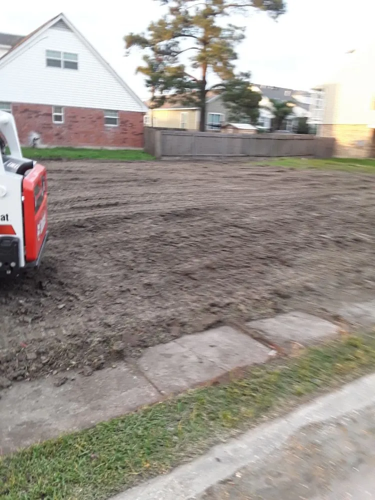 Professional lawn mowing service near you across Metairie, LA - Eco Dat Outside Services