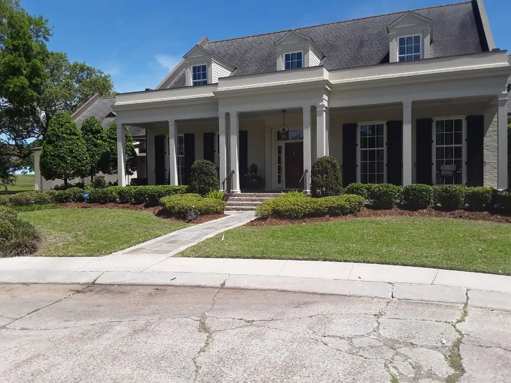 Top-rated landscaping services with custom design across Metairie, LA - Eco Dat Outside Services