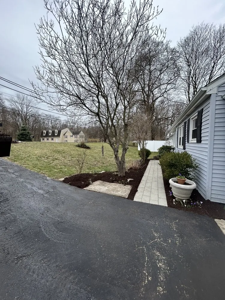 Top-rated yard maintenance experts serving New Milford, CT - Eco Earth Landscaping
