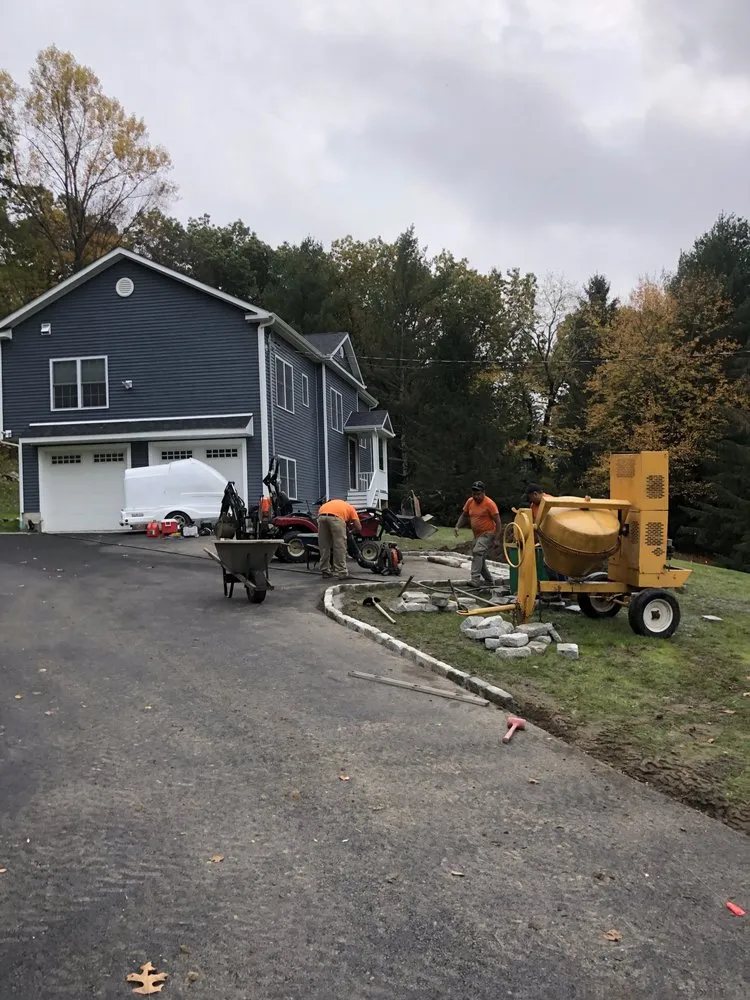 Top-rated lawn care service experts serving New Milford, CT - Eco Earth Landscaping