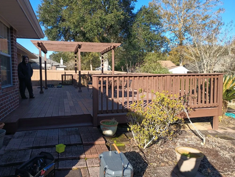 Professional garden landscaping experts serving Pace, FL - Eco Heroes