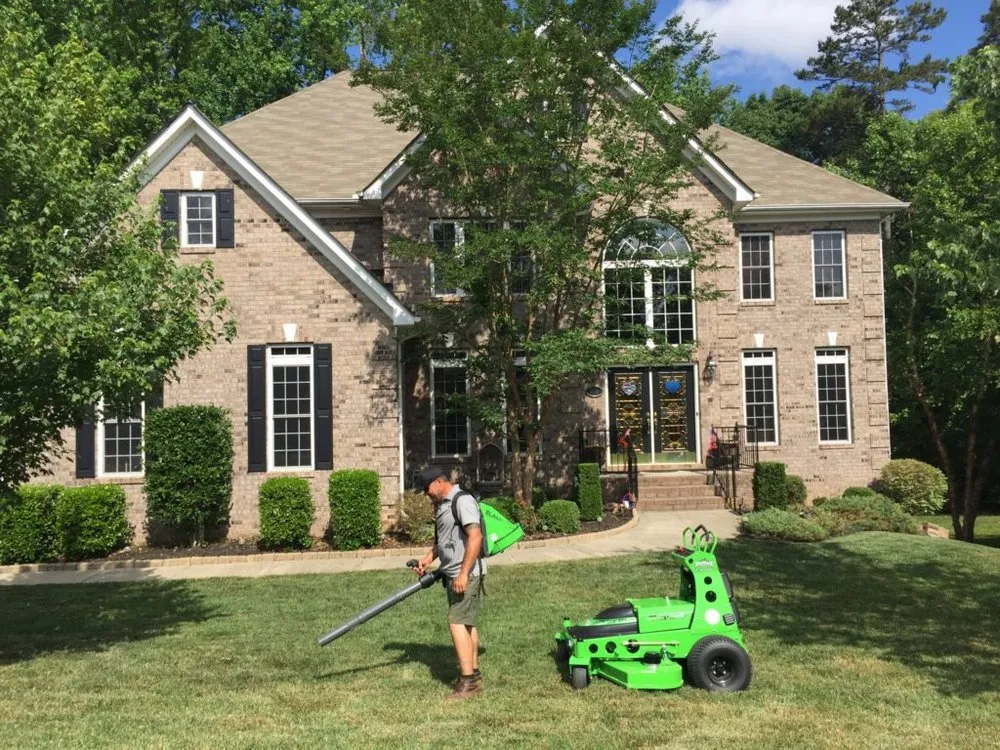 Affordable lawn mowing service experts serving Mooresville, NC - Eco Igs