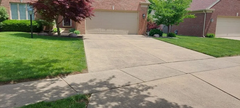 Top-rated landscape design in Urbana, IL - Eco-Land Mowing Service