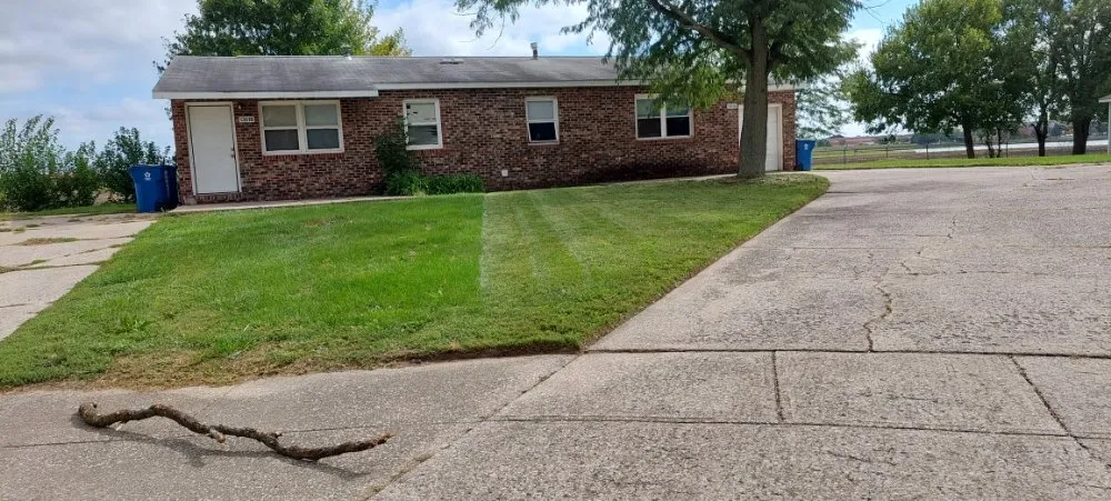 Top-rated residential landscaping experts serving Urbana, IL - Eco-Land Mowing Service