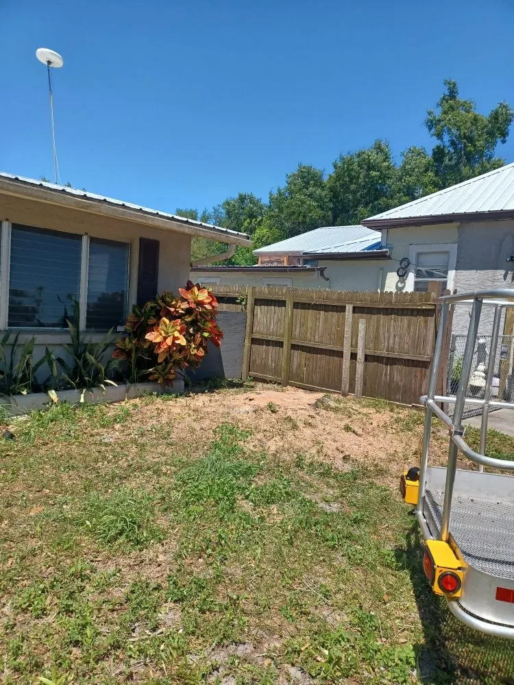 Affordable lawn mowing service experts serving Arcadia, FL - Eco Land Scapers