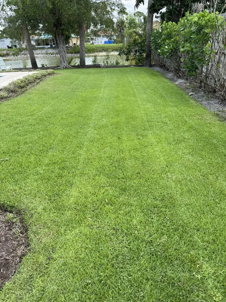 Custom garden landscaping in Fort Myers, FL by Eco Landscaping & Maintenance