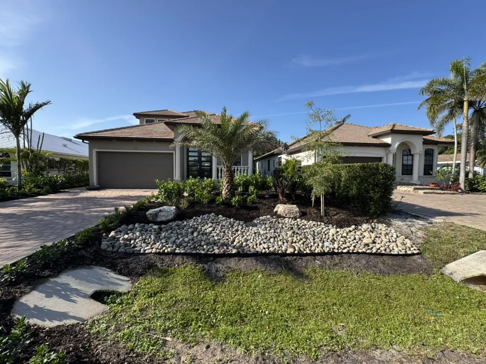 Trusted lawn care service experts serving Fort Myers, FL - Eco Landscaping & Maintenance