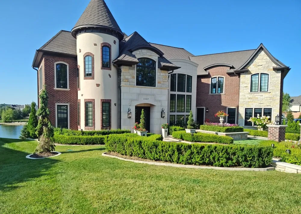 Professional garden landscaping in Ypsilanti, MI by Eco Lawns