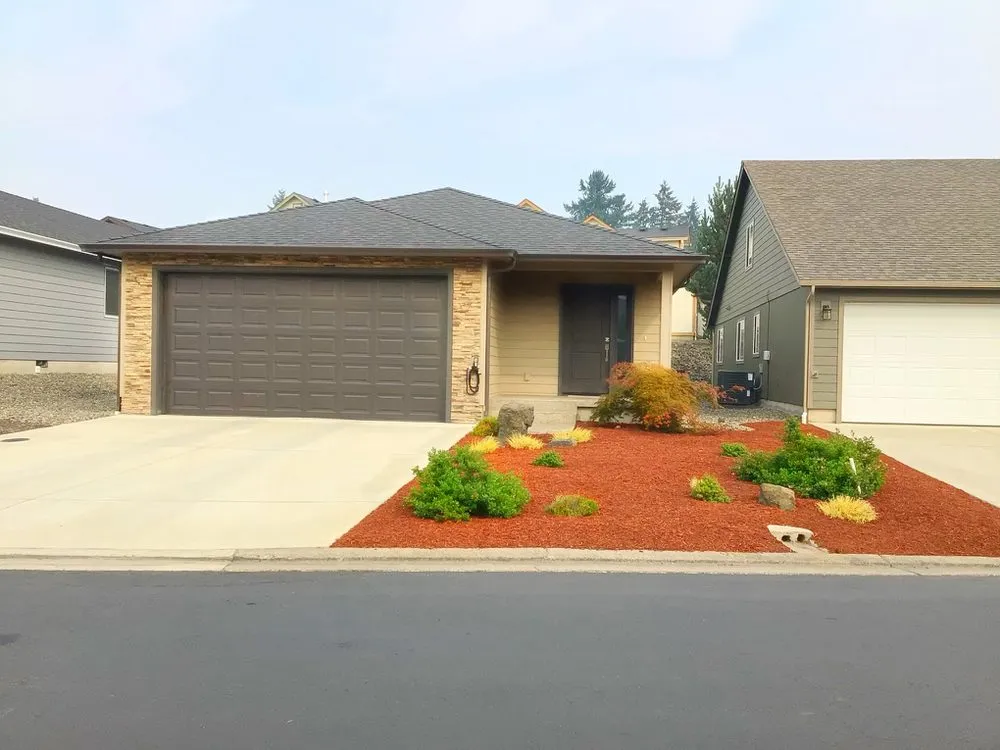 Reliable garden landscaping for residential properties across Roseburg, OR - Eco Premier Lawn Service