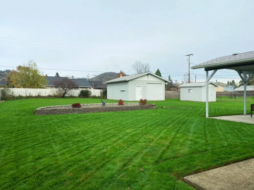 Trusted landscape installation for homes across Roseburg, OR - Eco Premier Lawn Service