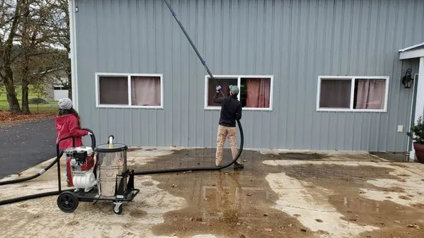 Eco Premier Lawn Service Logo