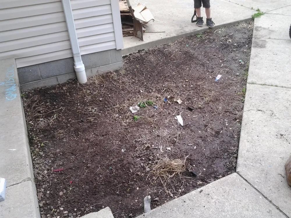 Custom garden landscaping in Mebane, NC - Eco-Smart Rubber Mulch Systems