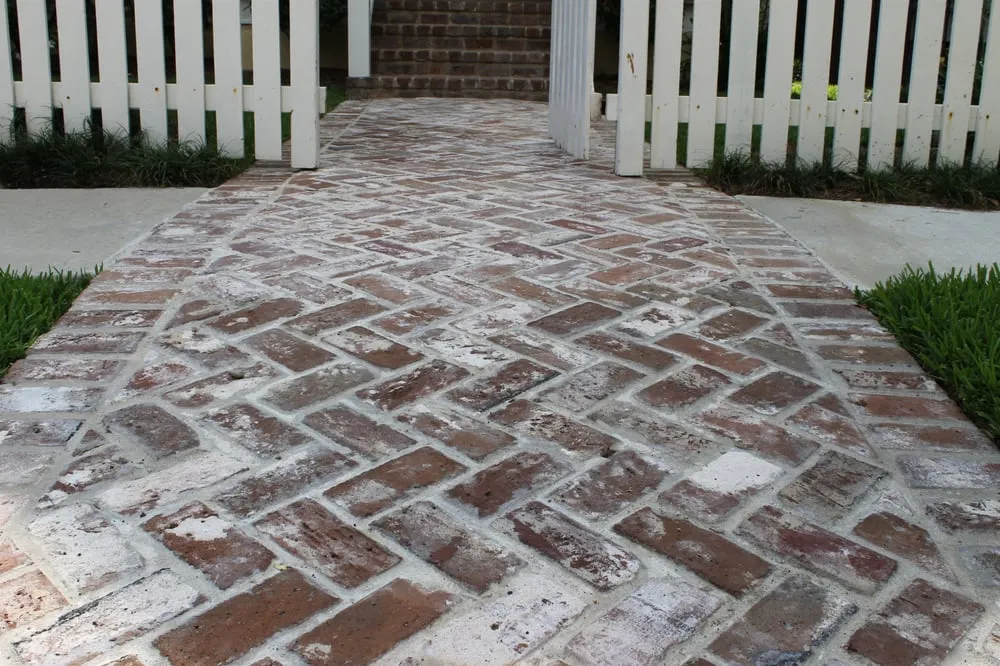 Custom landscape installation in New Orleans, LA by Eco Urban Landscaping