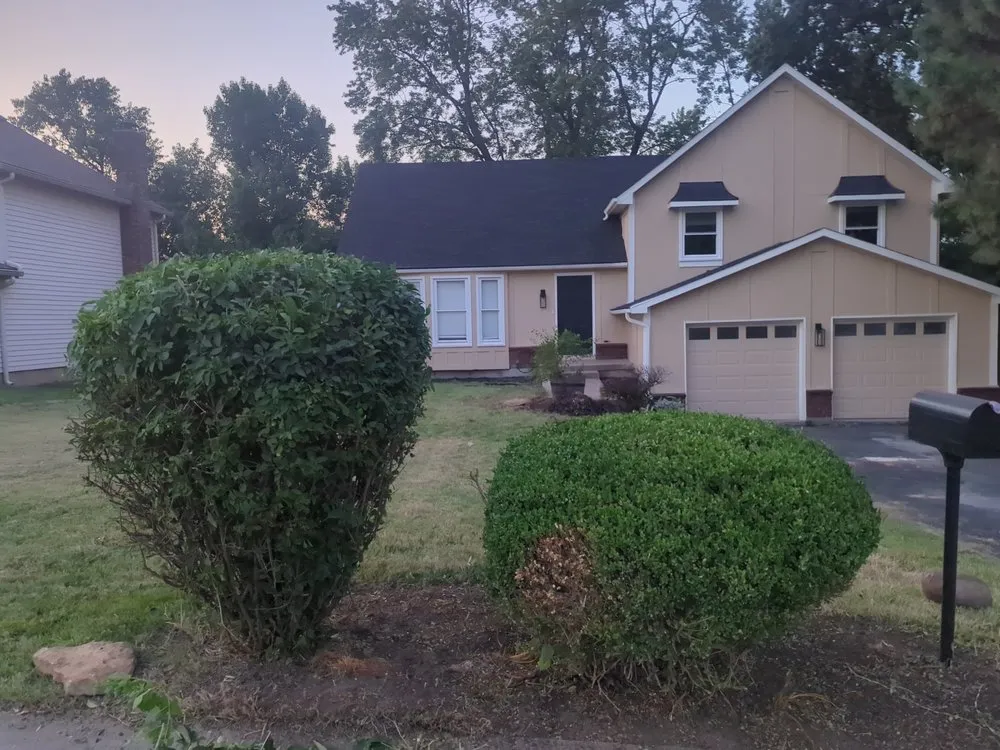 Professional residential landscaping in Shawnee, KS by EcoFocus Lighting and Landscape