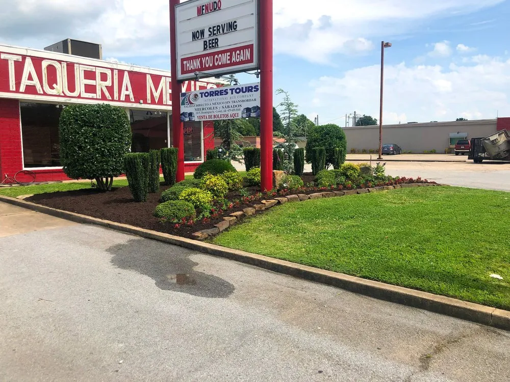 Professional yard cleanup service in Springdale, AR by Ecograss Landscaping