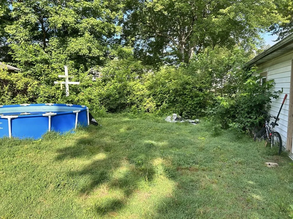 Trusted lawn care service in Richmond, VA by EcoLawn Electric