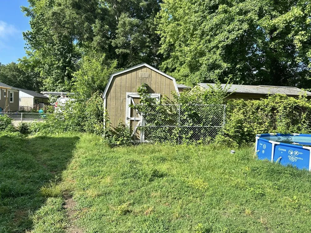 Expert outdoor landscaping in Richmond, VA by EcoLawn Electric