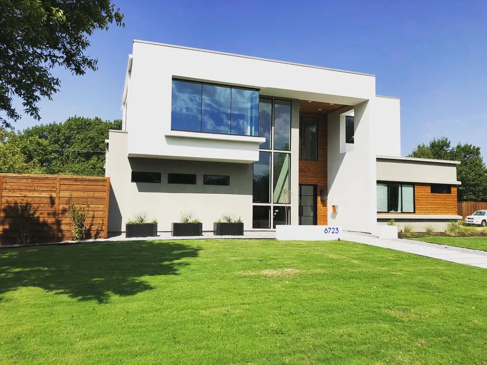 Affordable lawn care service experts serving Dallas, TX - EcoMow Lawn & Landscape