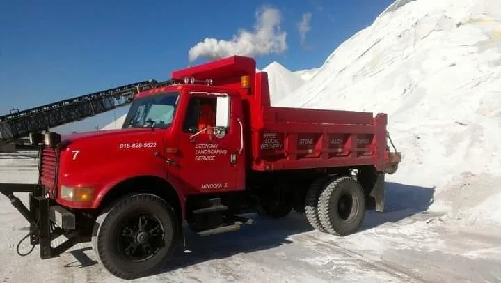 Trusted yard cleanup service in Minooka, IL - Economy Commercial Landscaping