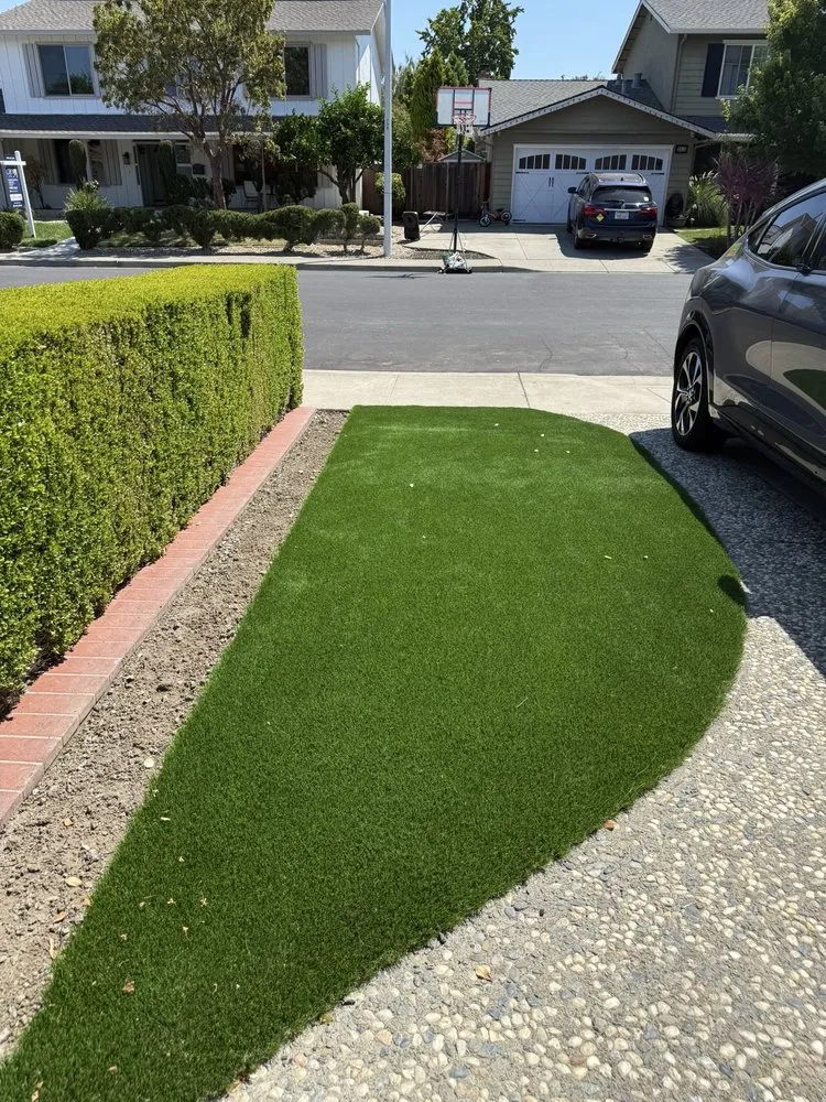 Local lawn mowing service in Oakland, CA by Economy Grass Systems