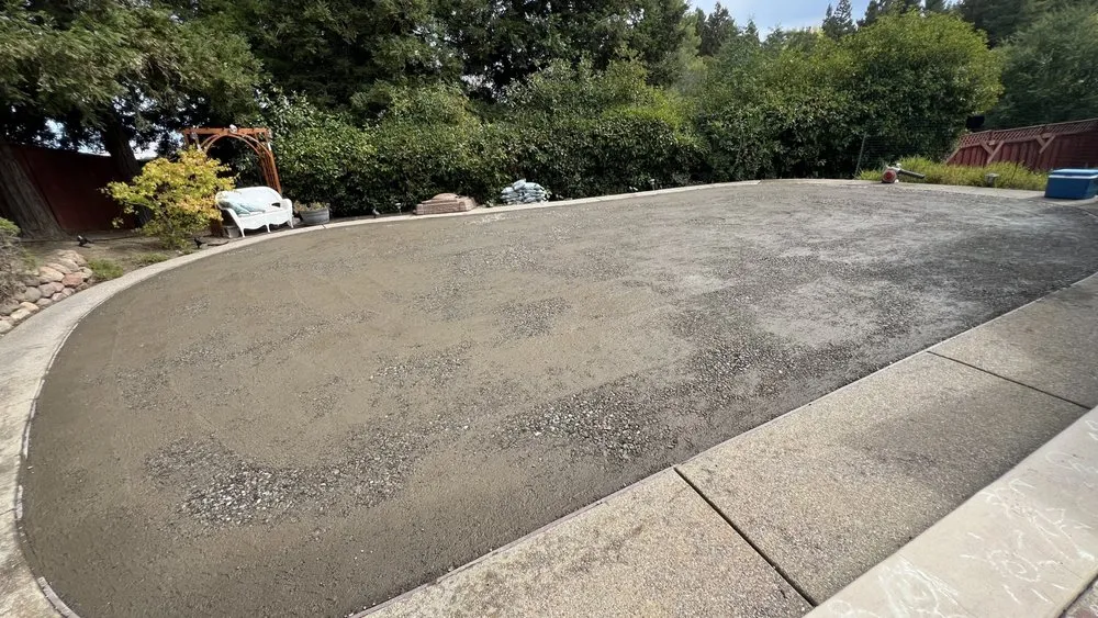 Trusted lawn mowing service in Oakland, CA by Economy Grass Systems