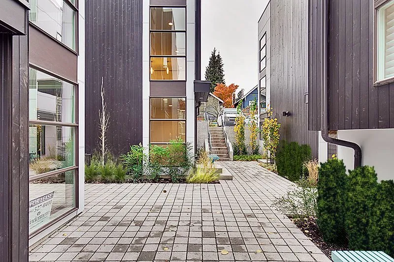 Top-rated outdoor landscaping for homes in Seattle, WA by Economy Landscaping