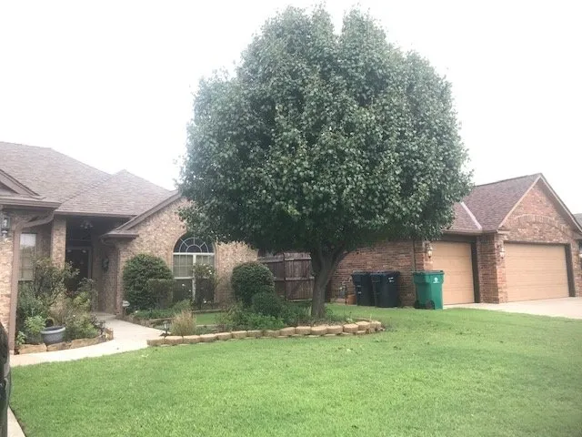 Trusted lawn mowing service near you across Yukon, OK - EcoScape Lawncare