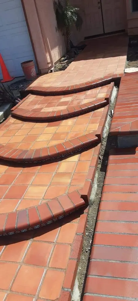 Expert lawn mowing service experts serving South Gate, CA - Ecoview Landscaping Services