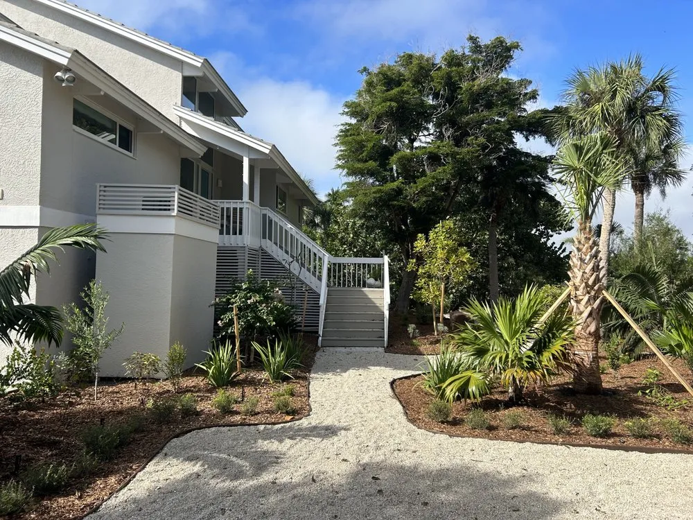 Custom yard cleanup service in North Fort Myers, FL by Ecovision