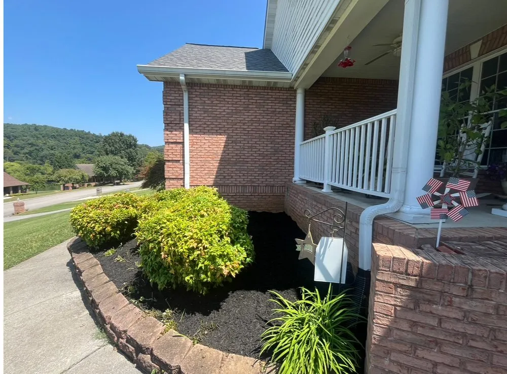 Professional lawn care service with custom design in Seymour, TN by ECR Total Landscapes