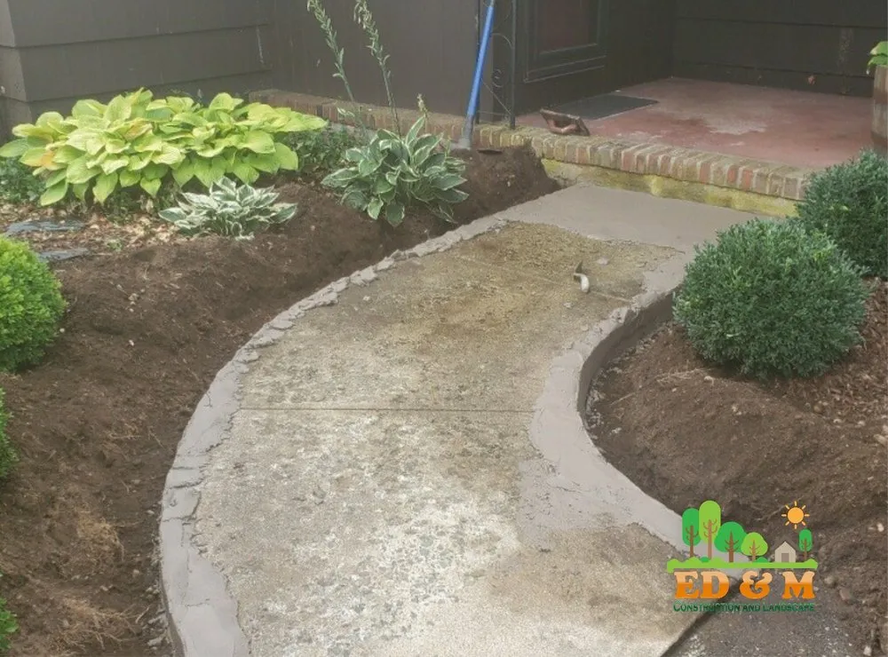 Reliable yard maintenance in Lynn, MA - ED & M Construction & Landscape