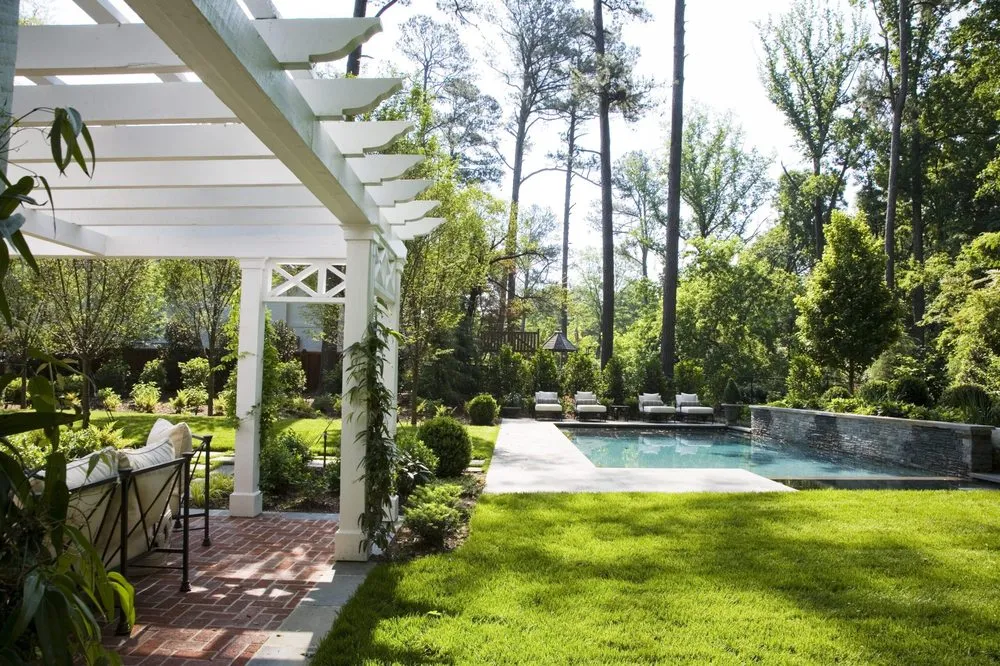 Expert yard cleanup service in Roswell, GA - Ed Castro Landscape Inc