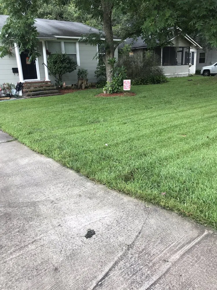 Custom garden landscaping with custom design across Jacksonville, FL - Eddie Group