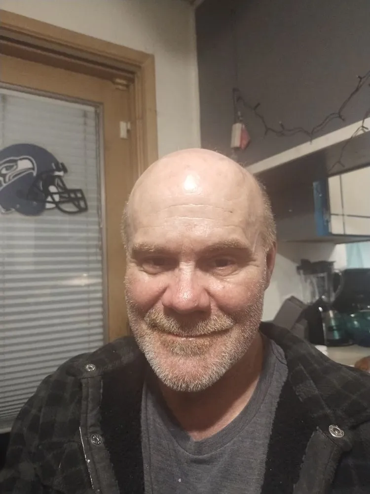 Affordable yard maintenance in Puyallup, WA - Eddie The Handyman