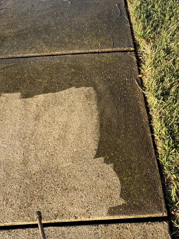 Top-rated lawn care service in La Porte, TX - Eddie Villarreal