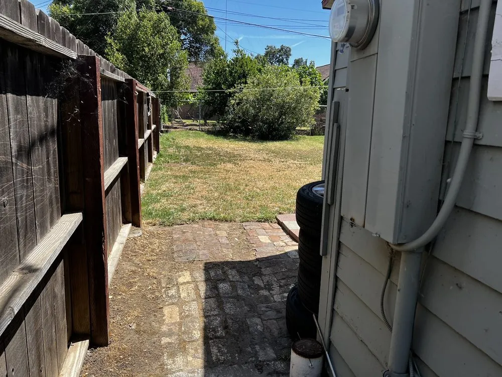 Expert lawn mowing service in Stockton, CA - Eddie's Landscaping