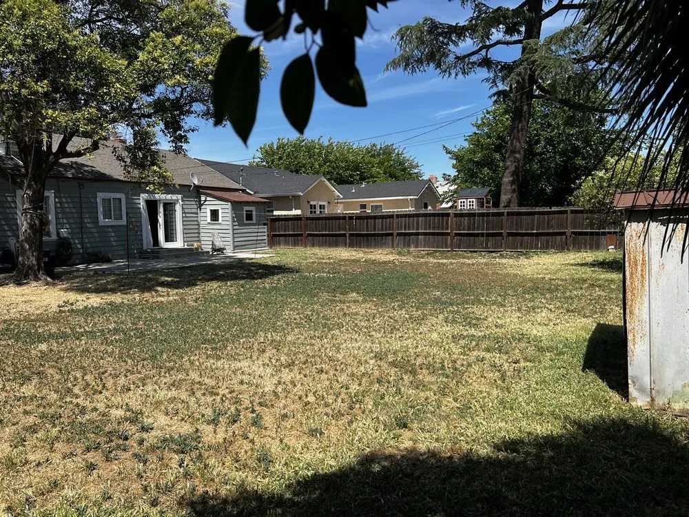 Top-rated lawn mowing service in Stockton, CA by Eddie's Landscaping