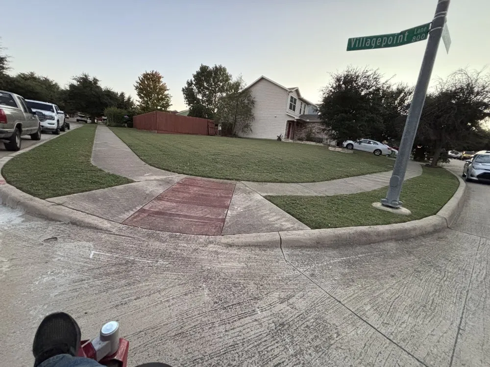 Top-rated yard maintenance for homes across White Settlement, TX - Eddies Lawn Care