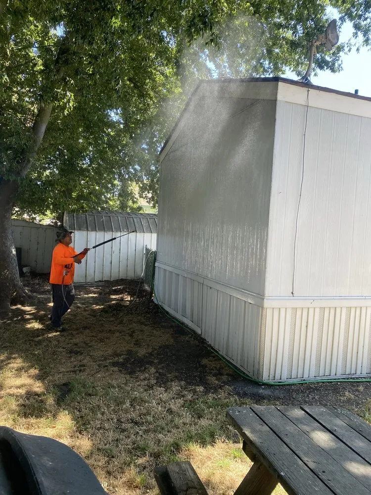 Top-rated landscaping services for residential properties in Lodi, CA by Eddie's LawnCare & Maintenance