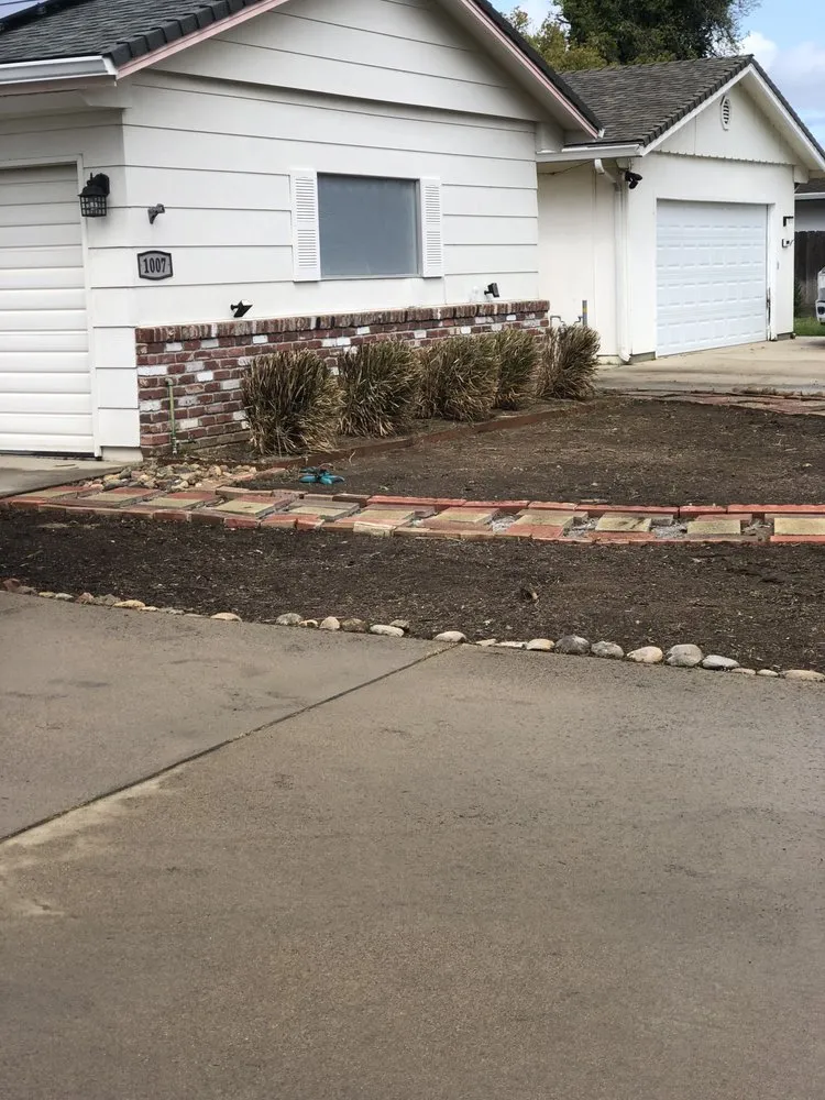 Expert garden landscaping near you across Lodi, CA - Eddie's LawnCare & Maintenance