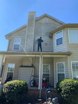 Eddie’s Lawncare & Pressure Washing Logo