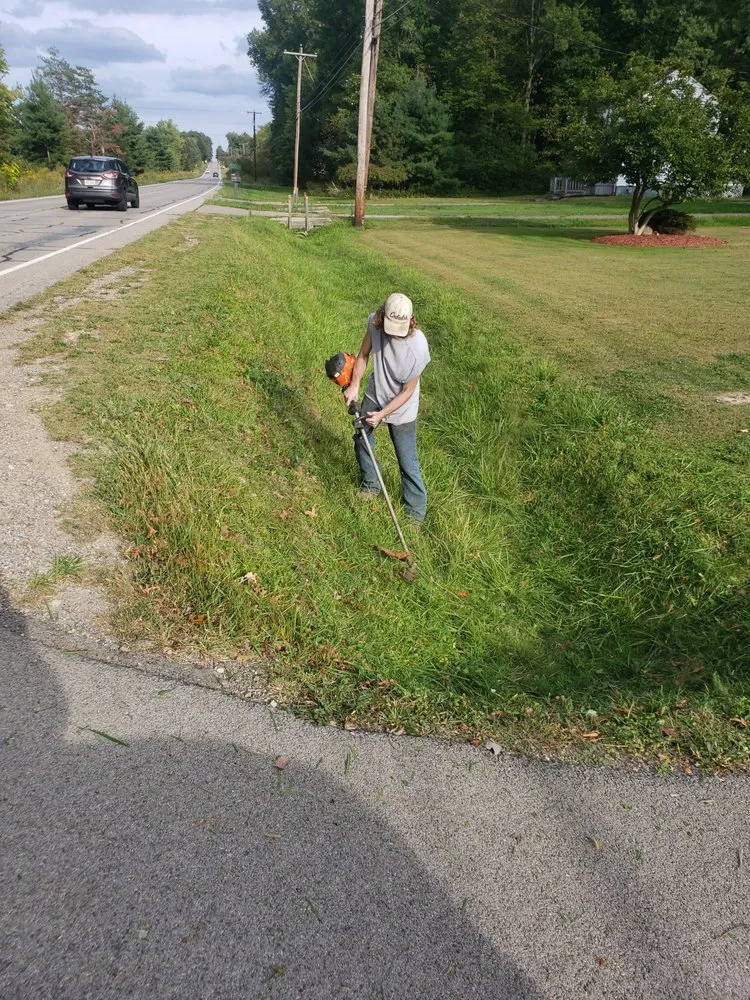 Trusted lawn care service in Hermitage, PA by Eddie's Outdoor Service