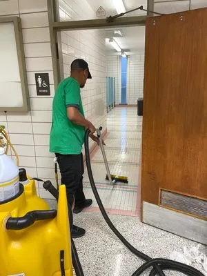 Eddie’s Property Services Logo